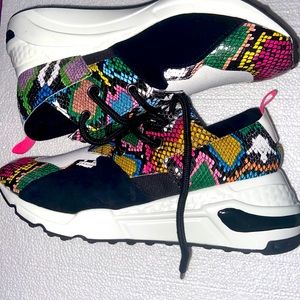 Genuine leather sneakers